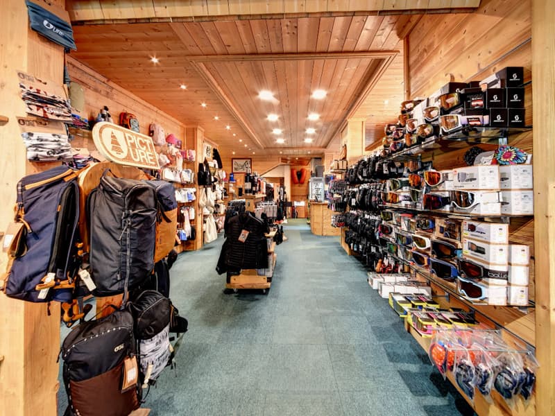 Magasin de location de ski Ekosport-Rent Riquet Sport Village à 1 rue du Mail, Serre Chevalier Villeneuve