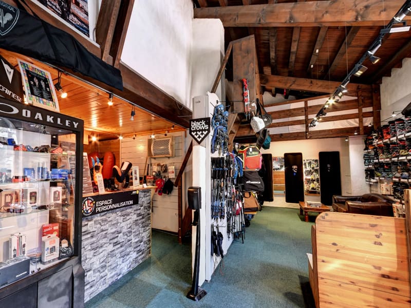 Magasin de location de ski Ekosport-Rent Riquet Sport Village à 1 rue du Mail, Serre Chevalier Villeneuve