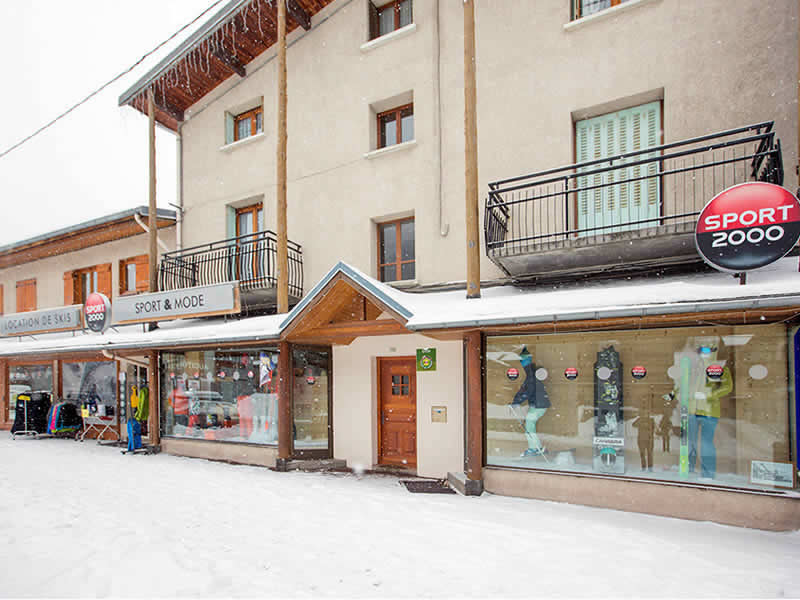 Magasin de location de ski Val Sports à 110 rue du Mont Cenis, Lanslebourg Val Cenis