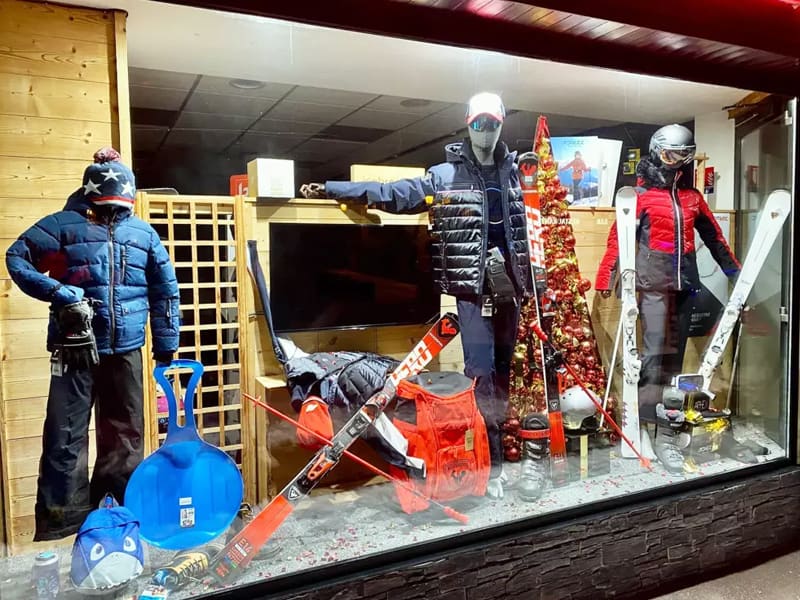 Magasin de location de ski Val Sports à 110 rue du Mont Cenis, Lanslebourg Val Cenis