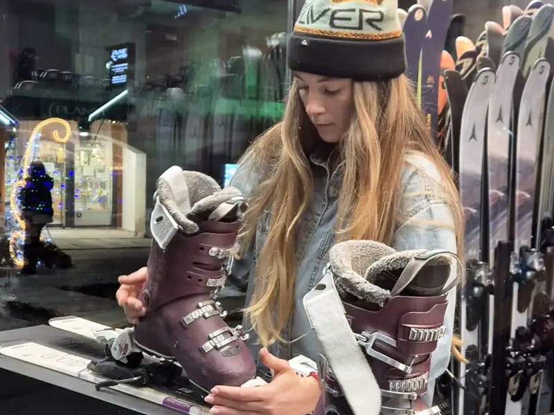 Magasin de location de ski Ekosport-Rent O'Centre à 23 Place de l'Église, Chamonix