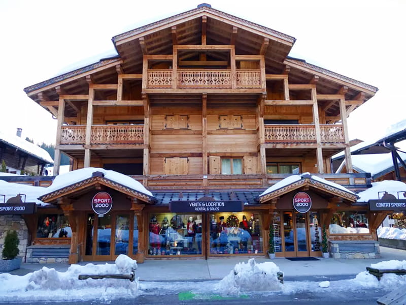 Magasin de location de ski Contat Sports à 421 rue du centre - Résidence Le Mont Chéry, Les Gets