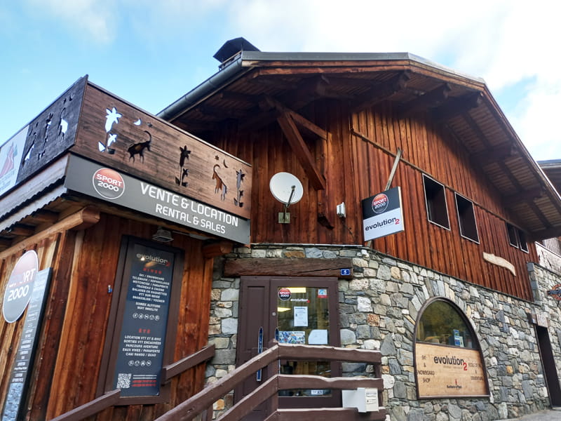 Magasin de location de ski Ski Shop Montchavin Sportshop Paradiski à 5, rue de la Glisse, La Plagne - Montchavin