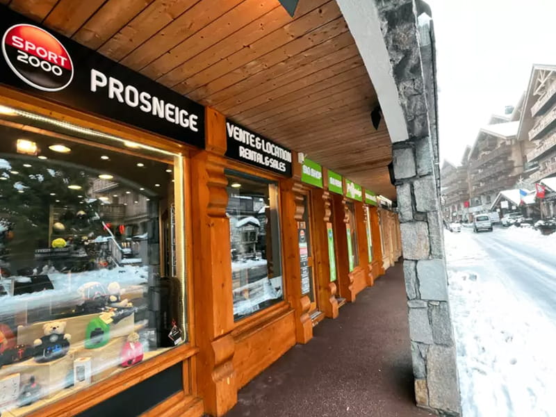 Magasin de location de ski Prosneige à 61, rue des Jeux Olympiques - Immeuble le tremplin, Meribel