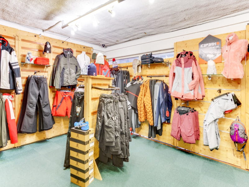 Magasin de location de ski Ekosport-Rent Riquet Sport Briançon à 7 Avenue René Froger, Briançon