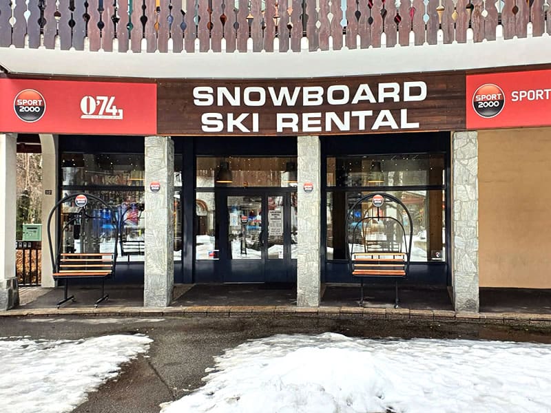 Magasin de location de ski O74 Aiguille du Midi à 92, Place Edmond Desailloud, Chamonix