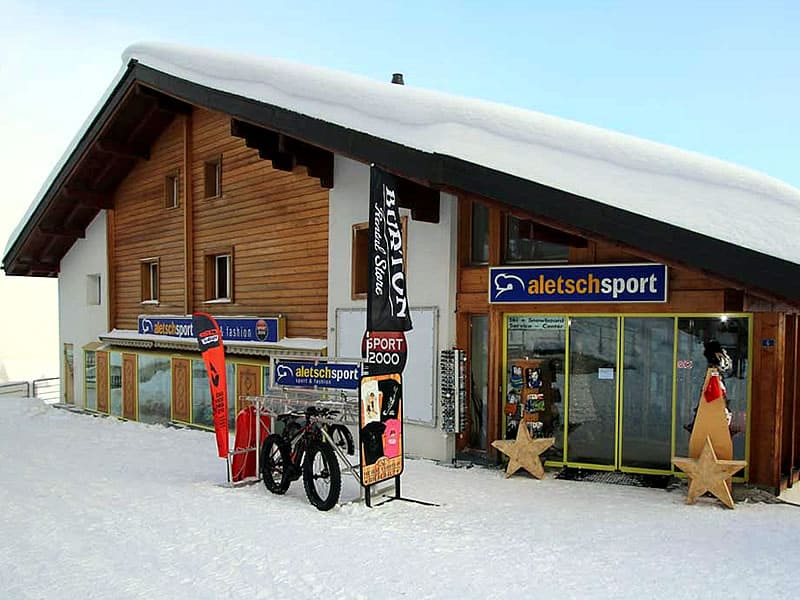 Magasin de location de ski ALETSCH SPORT MITTE à Bahnhofstrasse 6 - Bergstation Luftseilbahn Mörel, Riederalp