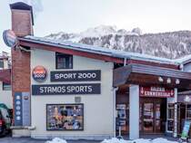 Magasin de location de ski Stamos Sports à Argentière, Centre commercial Grand Roc