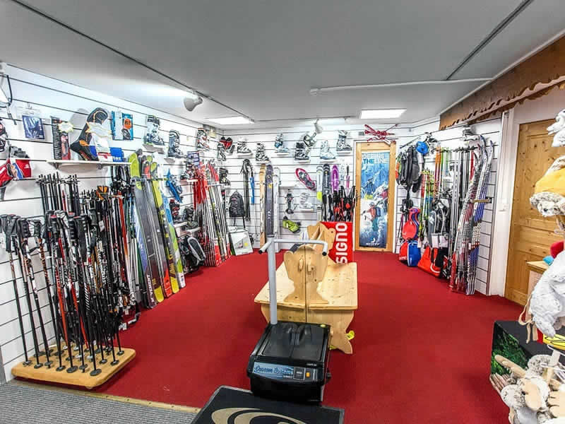 Magasin de location de ski Pierre Leroux Sports à Centre Commercial, La Plagne - Villages