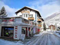 Magasin de location de ski Derby Sport à Saas-Almagell, Chalet Alpenrösli - Talstrasse 104
