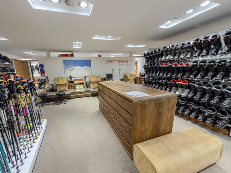 Magasin de location de ski SPORT 2000 Jennewein à Dorfstrasse 2, St. Anton am Arlberg