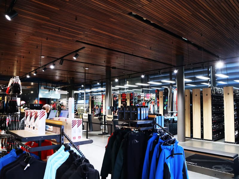 Magasin de location de ski Viladomat Funicamp à Edificio Funicamp, Av. de François Mitterrand, 89, Planta baja 2, Encamp