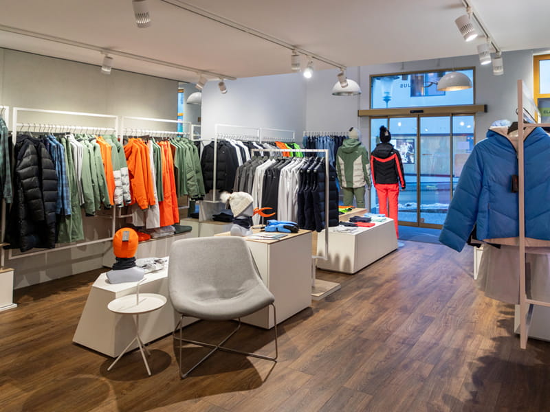 Magasin de location de ski SPORT 2000 Hahnenkamm - Kjus und Elan Brand Store à Josef-Herold-Strasse 12, Kitzbühel