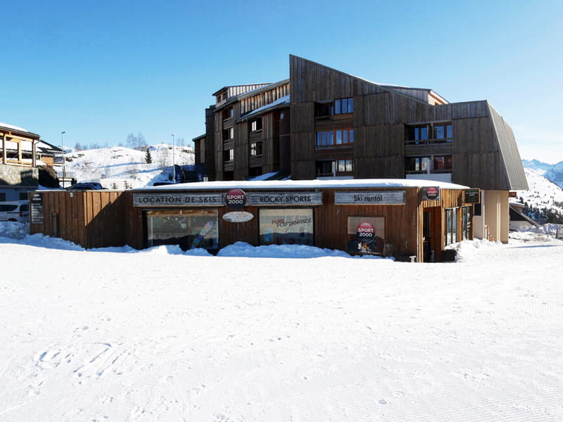 Magasin de location de ski Rocky Sports à L'Eclose - rue du 93ème RAM, Alpe d’Huez