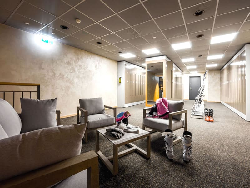 Magasin de location de ski Gisler Sport à Oberseepromenade 2 - Valsana Hotel und Appartement, Arosa