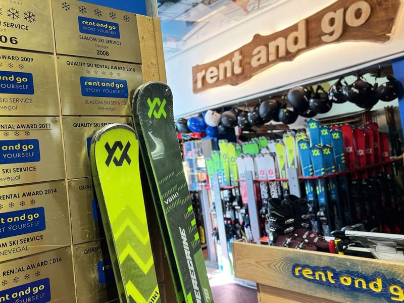 Magasin de location de ski Slalom Ski Service à Piazzale le Nevegal, 167, Nevegal