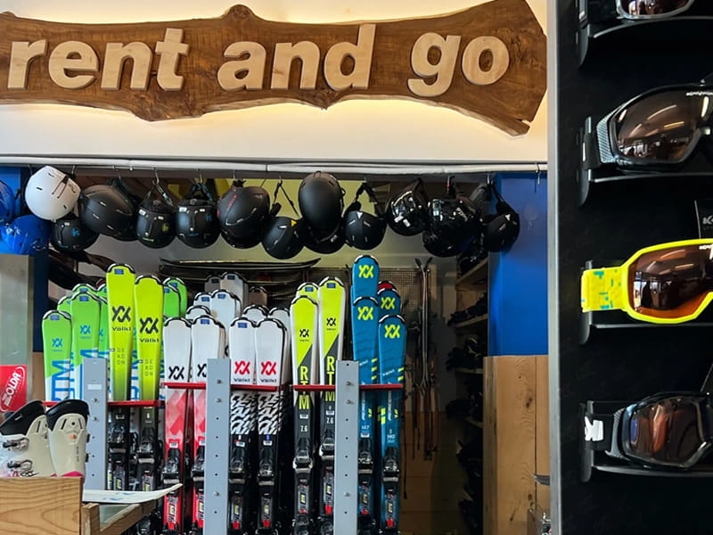 Magasin de location de ski Slalom Ski Service à Piazzale le Nevegal, 167, Nevegal