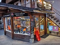 Magasin de location de ski Avocat Sport à Areches Beaufort, Place de l'Eglise