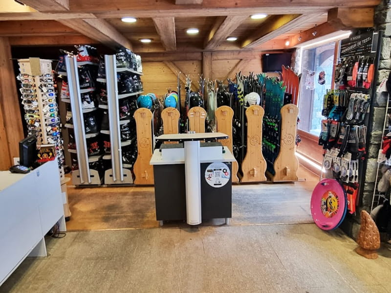 Magasin de location de ski Bellevue Sports à Place du téléphérique de Bellevue, Les Houches