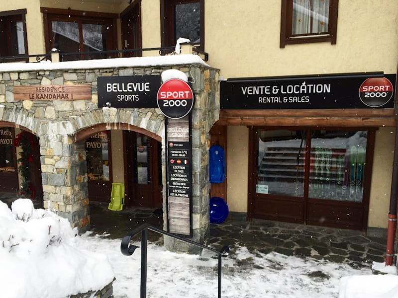 Magasin de location de ski Bellevue Sports à Place du téléphérique de Bellevue, Les Houches