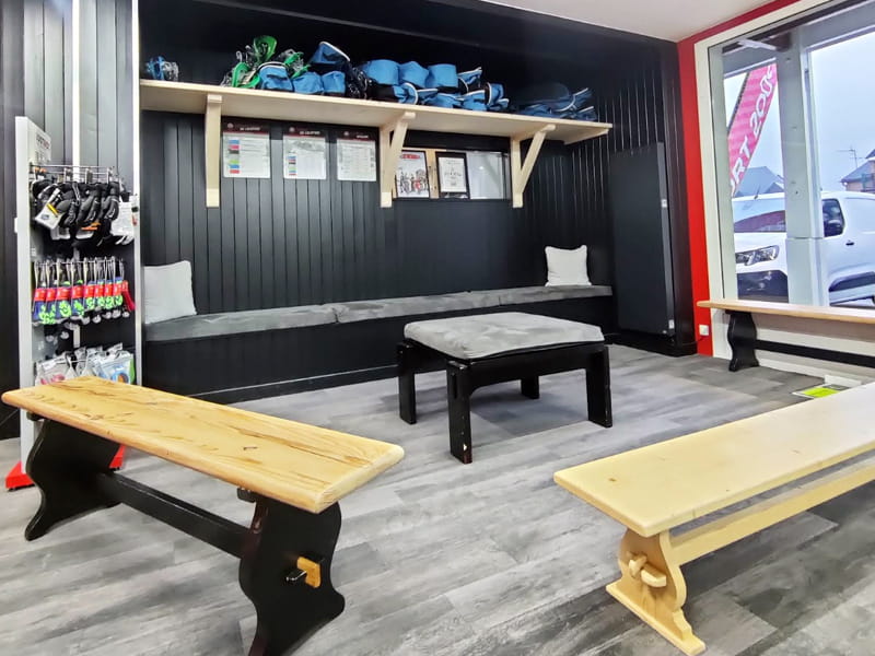 Magasin de location de ski Altitude Ski Service à Résidence Monblanc - 39 Avenue du Barège - Esquièze-Sère, Luz-Saint-Sauveur