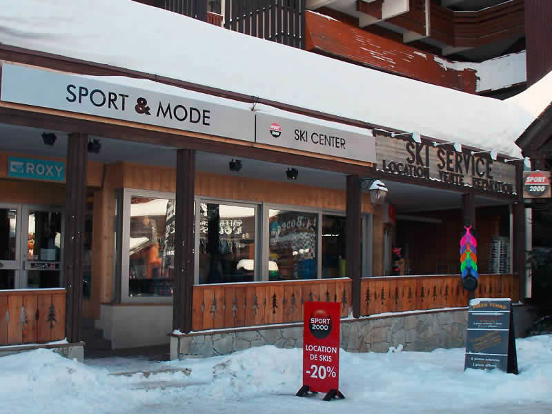Magasin de location de ski SPORT 2000 Ours Blanc à Résidence Pierre et Vacances - Galerie de l'Ours Blanc, Alpe d’Huez