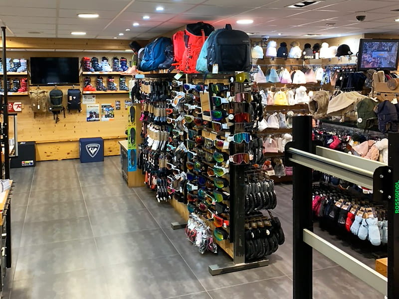 Magasin de location de ski Signature à Route de soulan - La Ferme du moulin, Saint Lary