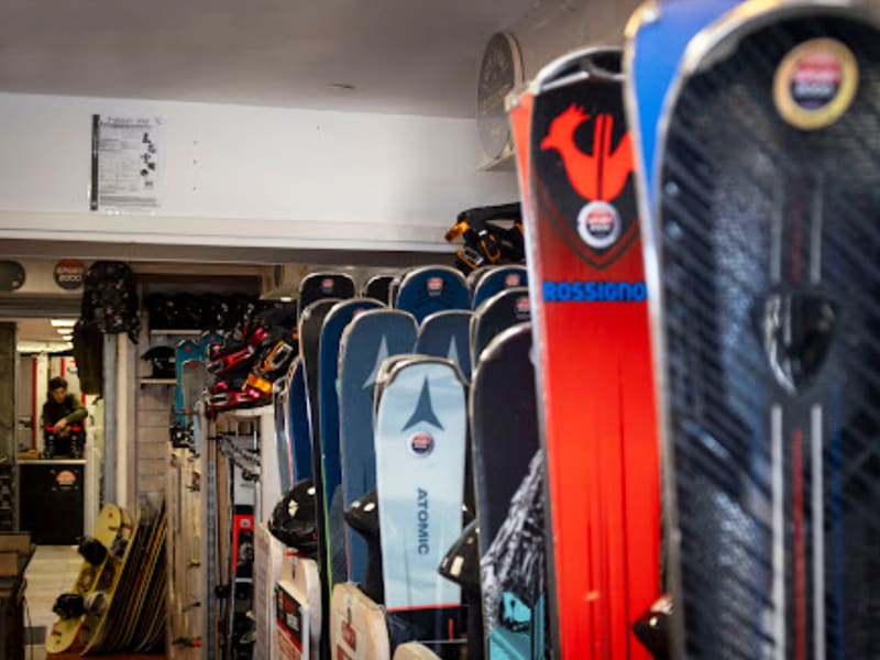 Magasin de location de ski Olivier Sports à Route du Signal (centre station), Alpe d’Huez