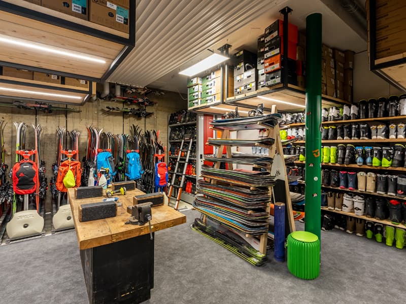 Magasin de location de ski Backside Verbier à Rue de Ransou 191b, Verbier