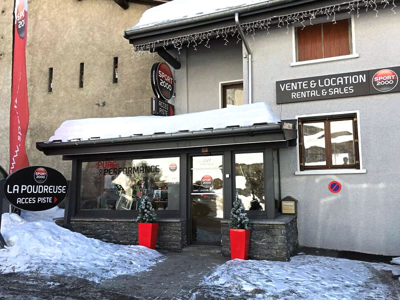 Magasin de location de ski La Poudreuse à Rue des Rochers, Lanslevillard Val Cenis