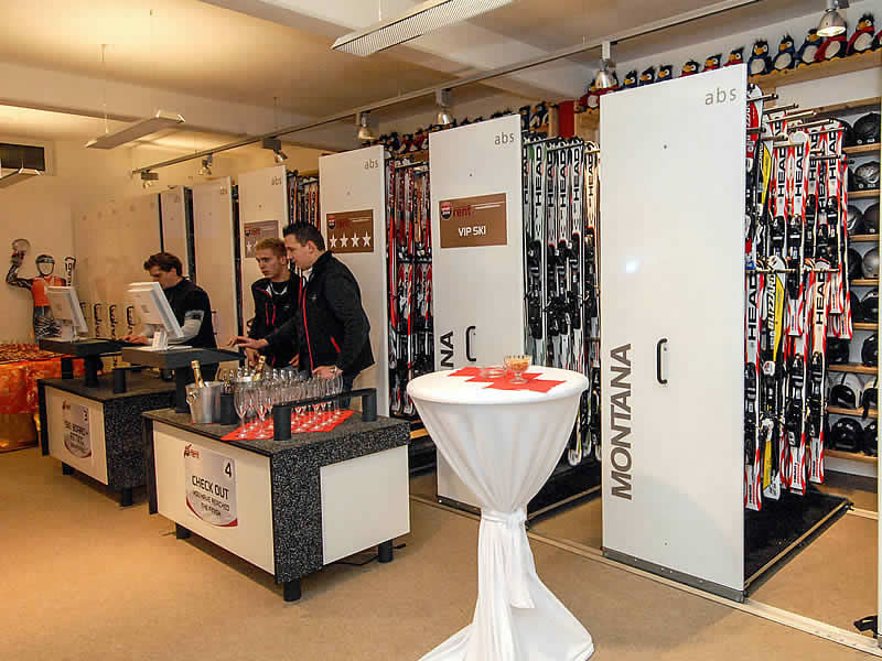 Magasin de location de ski Montes Ski & Bike Sport à Speckbacherstrasse 41a, St. Johann i. Tirol