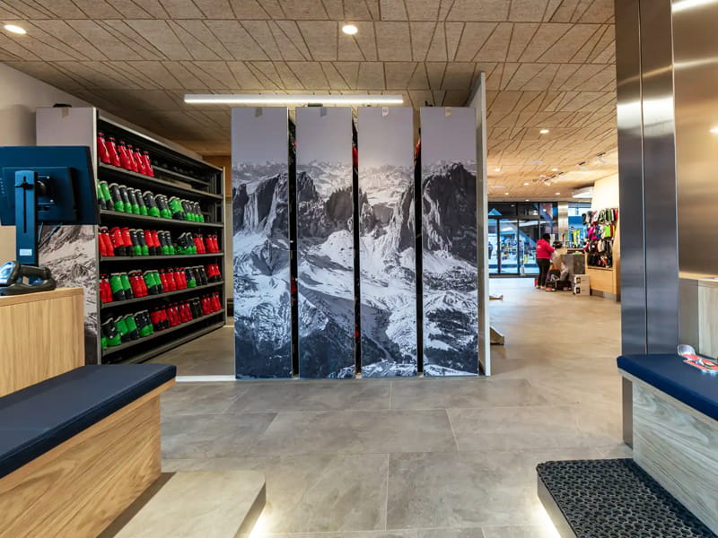 Magasin de location de ski Peak Sport Adventure à Strèda de Pareda 79, Canazei