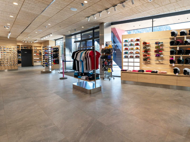 Magasin de location de ski Peak Sport Adventure à Strèda de Pareda 79, Canazei