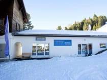 Magasin de location de ski Sportservice Erwin Stricker Skihütte à Brixen, Talstation Gondelbahn Pfannspitz Magasin de location de ski Sportservice Erwin Stricker Skihütte à Brixen, Talstation Gondelbahn Pfannspitz