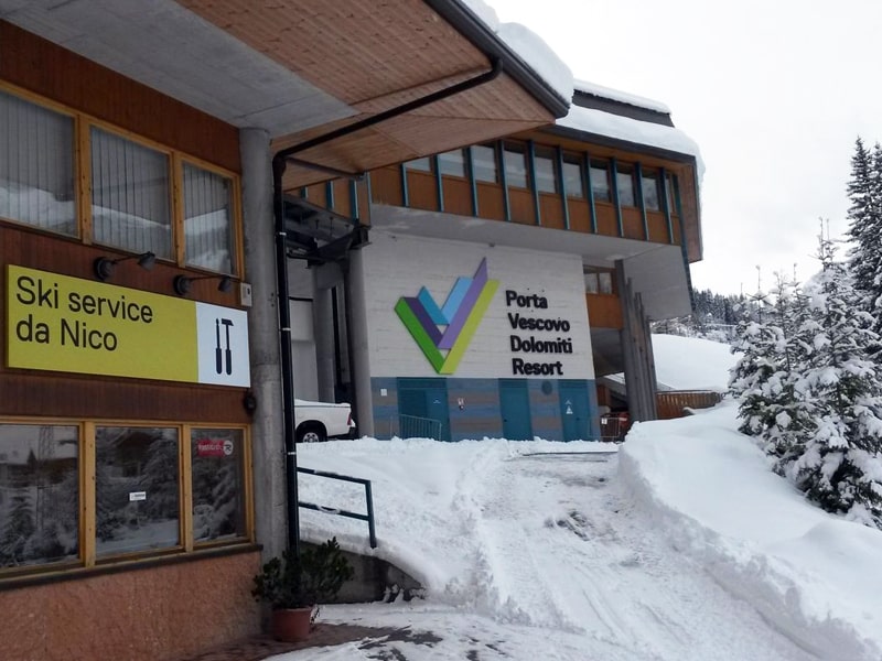 Magasin de location de ski Limitt à Talstation Porta Vescovo Umlaufbahn - Via Piagn 2, Arabba