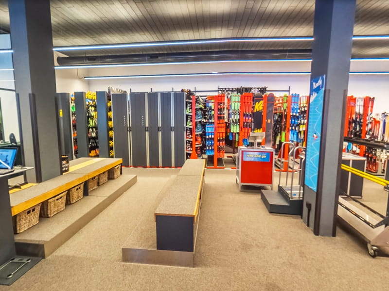 Magasin de location de ski Sportservice Erwin Stricker Ladurns à Talstation Sessellift / Stazione valle seggiovia, Gossensass