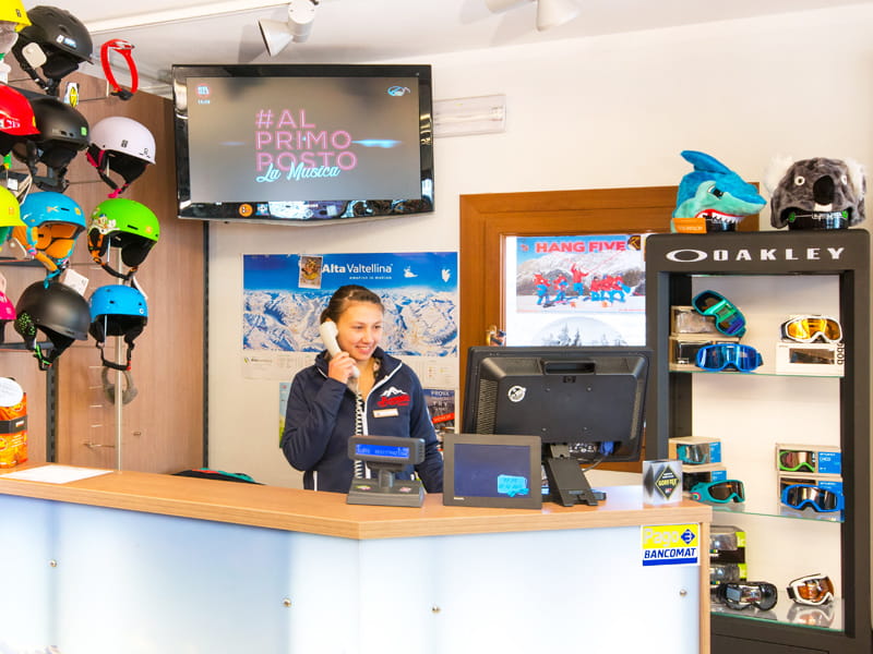 Magasin de location de ski Celsino Sport à Via Battaglion Morbegno 1, Bormio