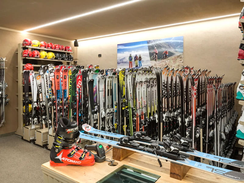 Magasin de location de ski Rent and Go Amerikan à Via Florin, 74, Livigno