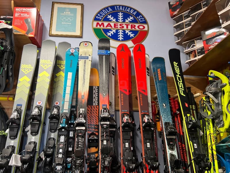 Magasin de location de ski Ski Lodge - Noleggio e Riparazione à Via Nazionale, 16a, Claviere