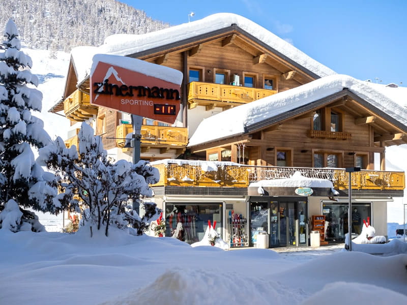 Magasin de location de ski Zinermann Sporting à Via Plan, 21H, Livigno