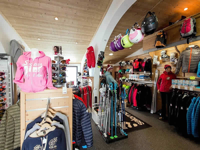 Magasin de location de ski FL Sport à Village du Clos des Fonds, Place des Arcades - Les Deux Alpes 1800, Les Deux Alpes 1800